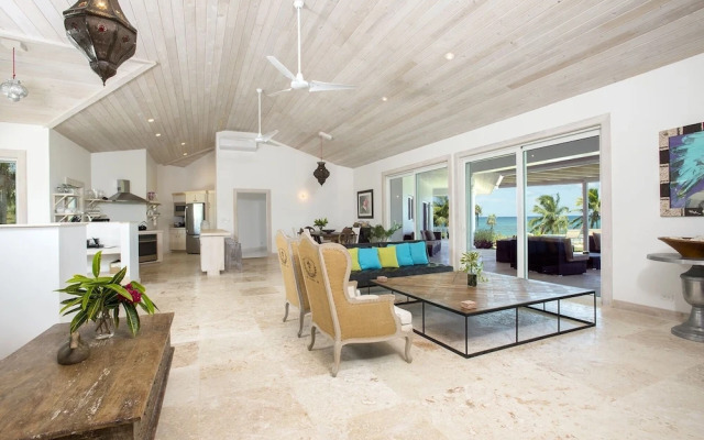La Bougainvillea Estate 12 Bedroom Duplex