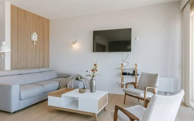 Bright Seaview Apartment in Oostende