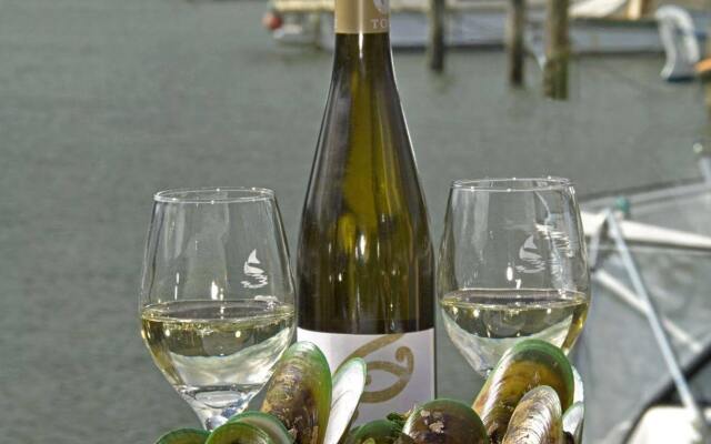 The Lodge At Te Rawa - Boat Access Only