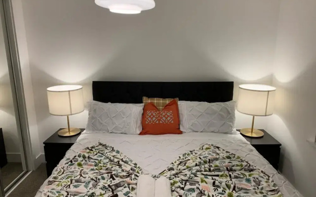 Brand New Entire 4 Bed House/multiple Parking