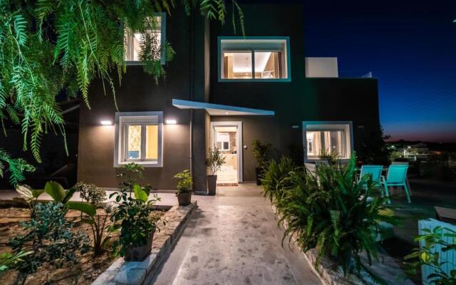 Thomas Villa Hersonissos - Private Pool - Sleeps 6