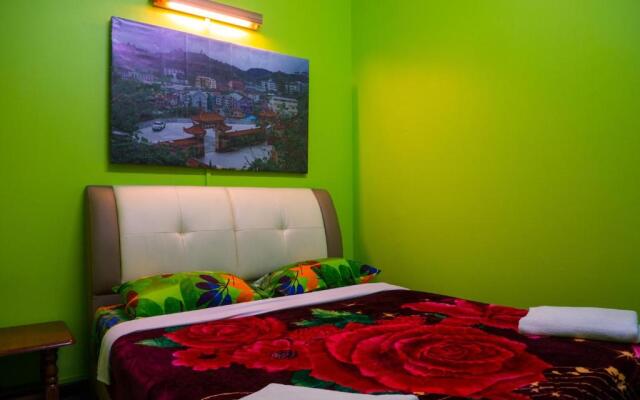 Traveller Bunker Hostel 1