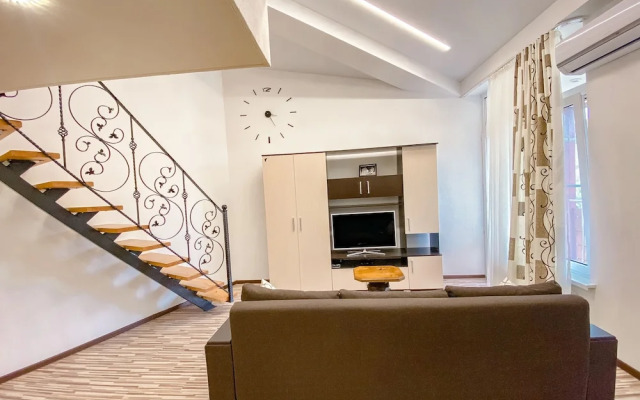 Abri Luxe on Medovoy