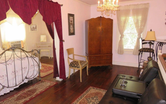 Avenue O Bed & Breakfast