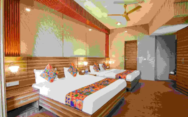 Fabhotel Vijay Palace