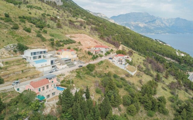 Beautiful Home in Mimice With Wifi and 3 Bedrooms