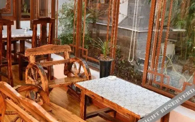 Shuhe Courtyard Inn