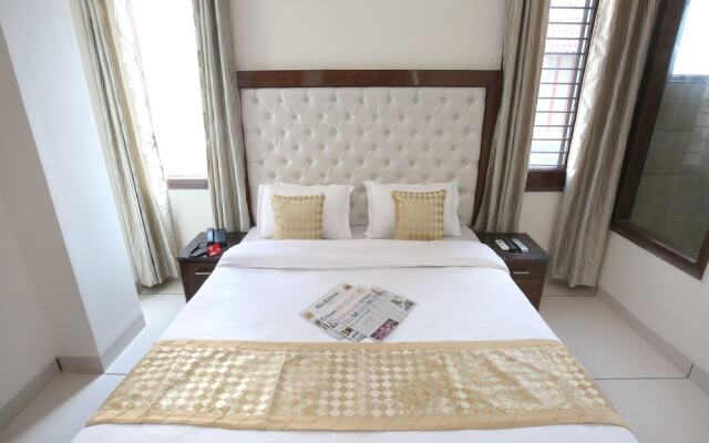 Hotel Silver Palm