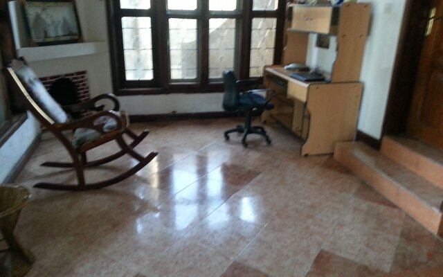 Hollywood Hostel