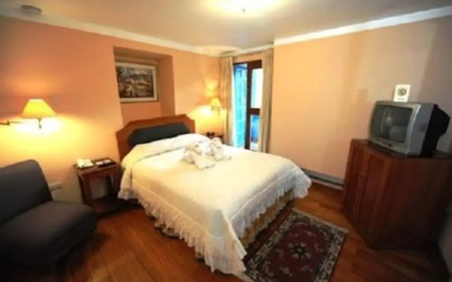 Del Prado Inn