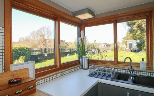 Coupling Cottage