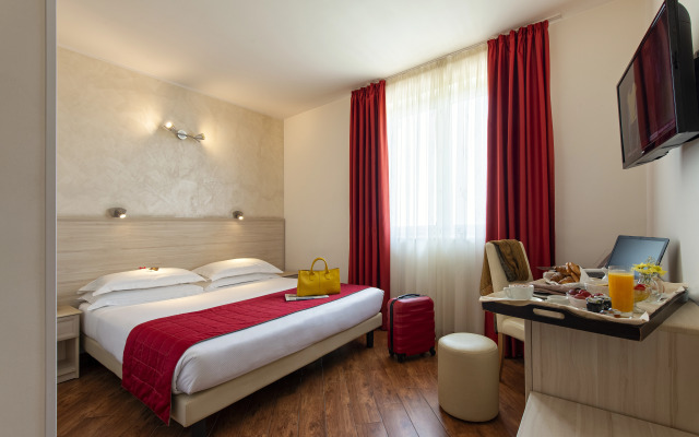 Simon Hotel