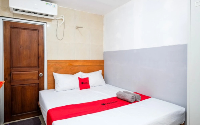 RedDoorz @ AVA Guesthouse Pucang Anom Timur