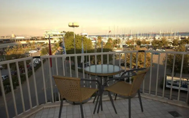 Atakoy Marina Hotel