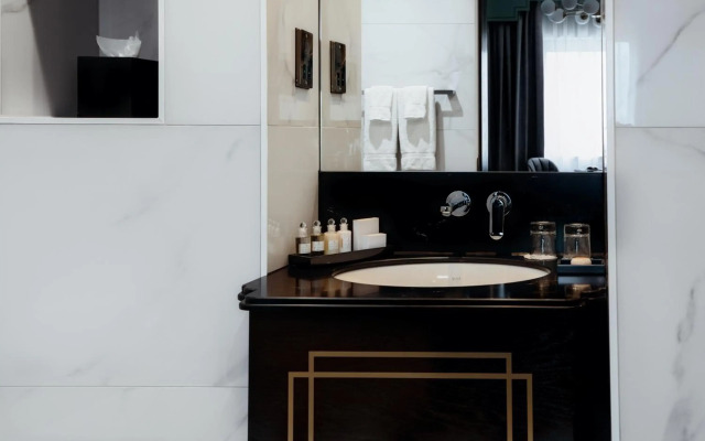 Crossbasket Castle Hotel & Restaurant