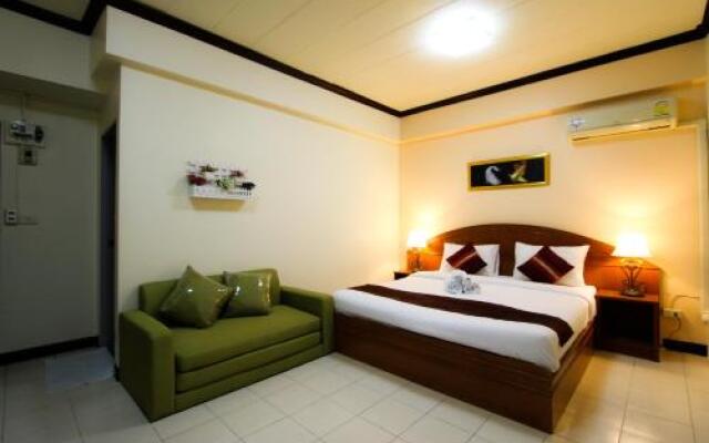 Phuket Holiday Hostel