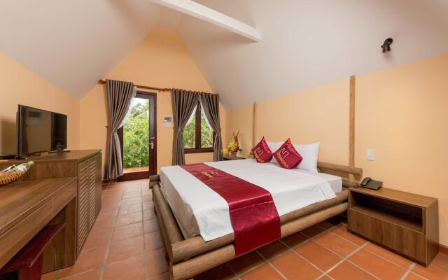 La Paloma Resort
