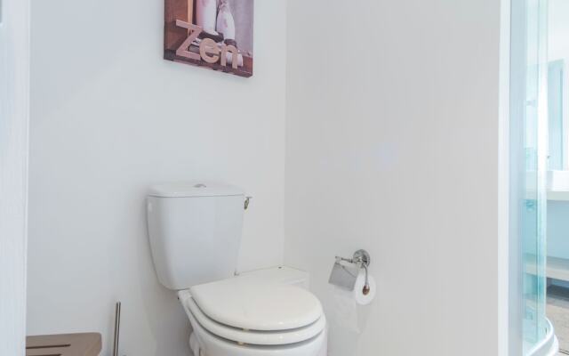 Luxury Holiday Home With Lawn in Beaumont-en-véron Near Chinon