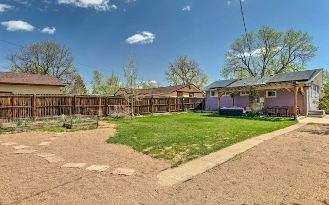 Patio, Grill & Yard: Cozy Denver Abode!