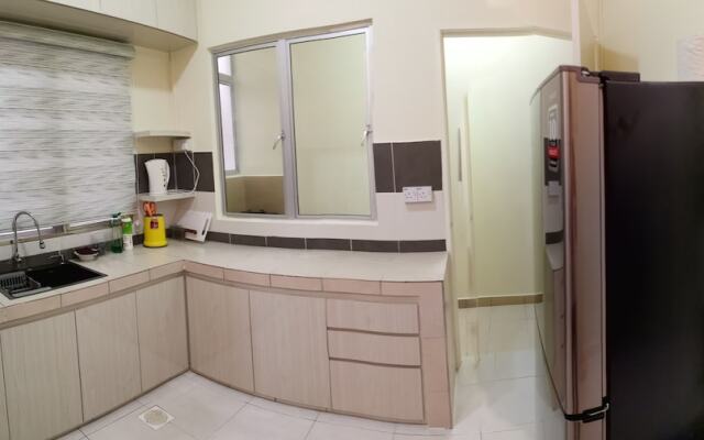 Just For You Highlands Apartment.