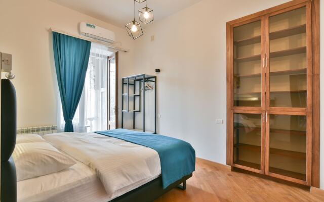 UPstairs Apart - Hostel