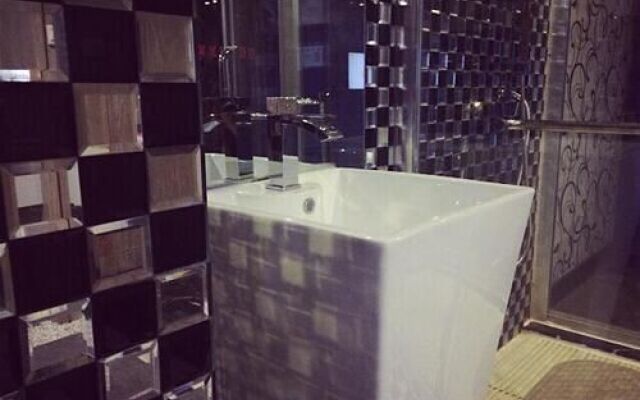 Wuhan Nine-tailed Fox Art Hotel