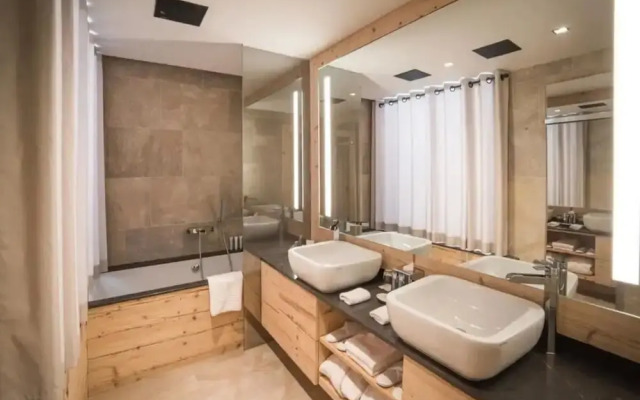 Superior Chalet With Views