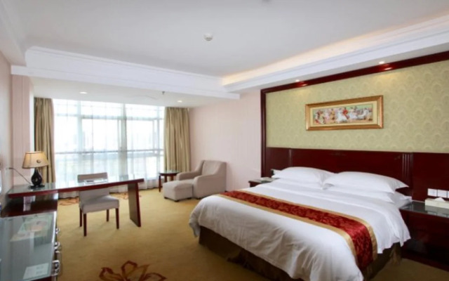 Vienna Hotel Zhejiang Haining Yancang Branch