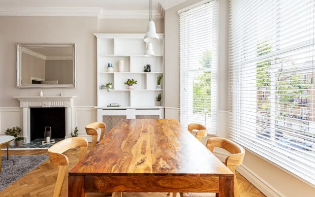 Newly Renovated One Bedroom Kensington Flat