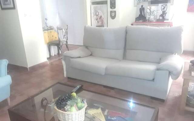 House With 2 Bedrooms in Jerez de la Frontera, With Terrace and Wifi