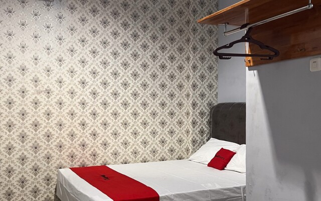 RedDoorz near Waterpark Citra Garden Medan