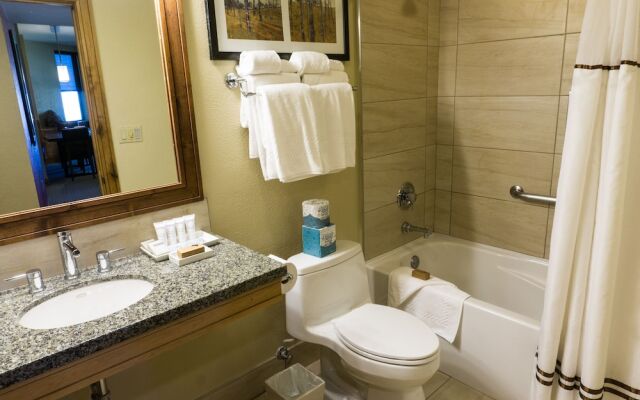 Deluxe condo in newly remodeled Grand Summit Hotel by RedAwning - Save 20% on 7+ Nights!