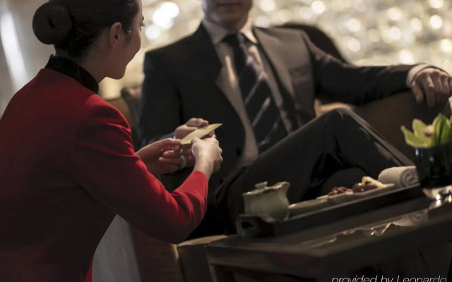 HUALUXE Hotels & Resorts Yangjiang City Center by IHG