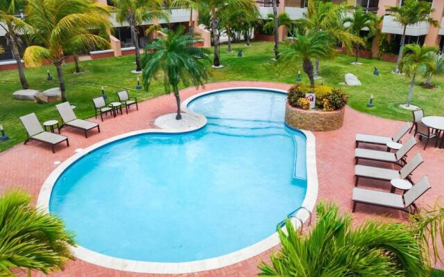 2br2 5BA Townhouse w Pool 3min Walk 2 Eaglebeach