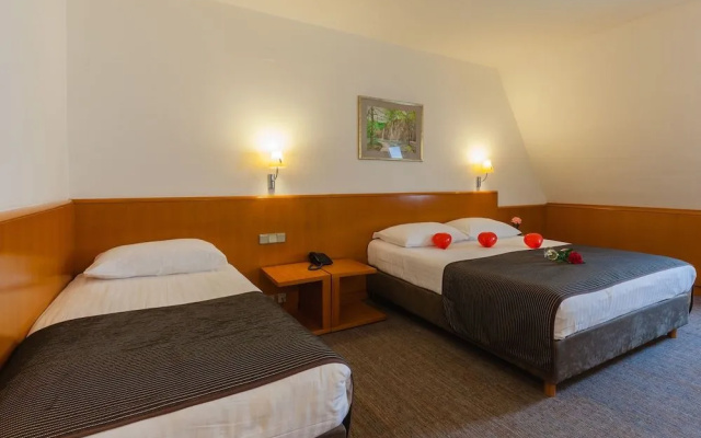 Grabovac Hotel