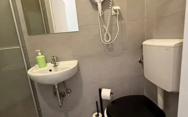 Value 1BR Apt Close to Westbahnhof