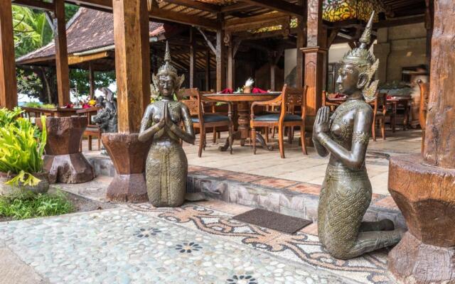 Pondok Sari Beach & Spa Resort