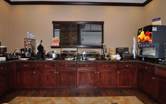 Best Western Plus Royal Mountain Inn & Suites