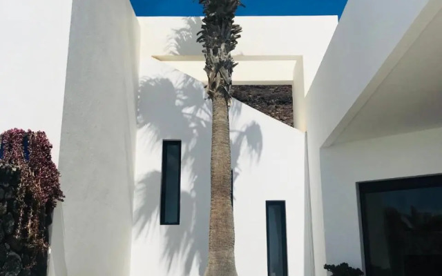 Villa V