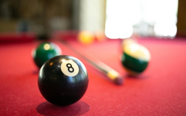 One Bedrooms At Snowbird Condos Slopeside - Free Wifi & Assigned Parking!