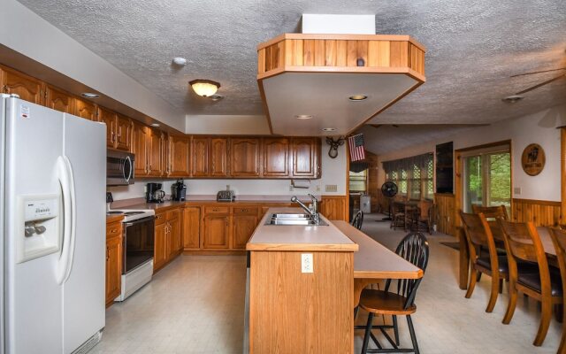 Hillside Retreat 4 Bedroom House