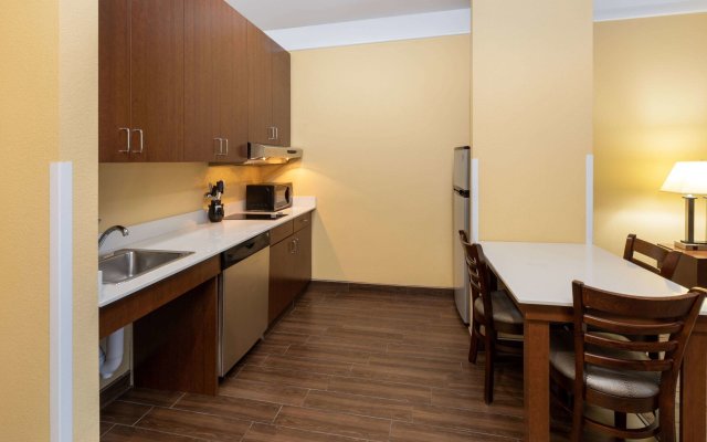 La Quinta Inn & Suites by Wyndham Houston NW Beltway8/WestRD