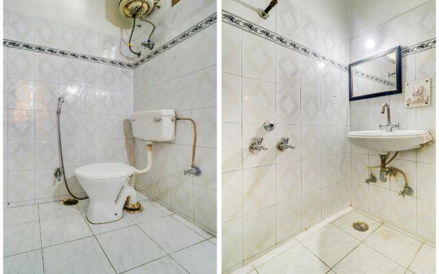 OYO 82578 Hotel Giridhar