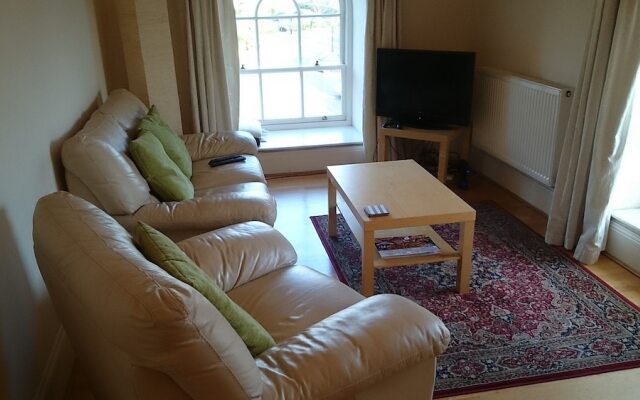 Princess Park Manor Shared Luxury Apartment
