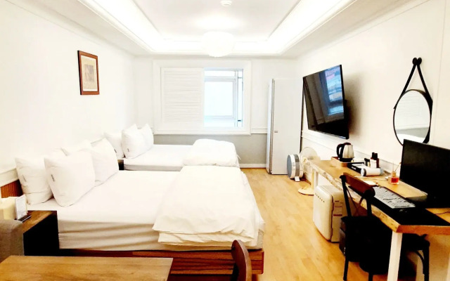 Uneed Hotel