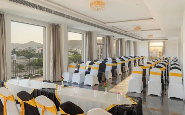 7 Rays Hotel