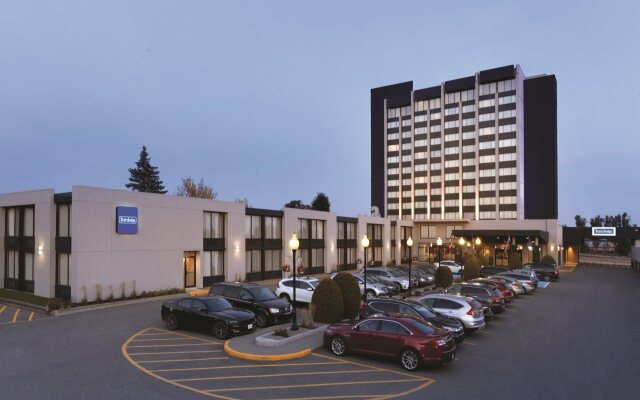 Travelodge by Wyndham Hotel & Convention Centre Quebec City