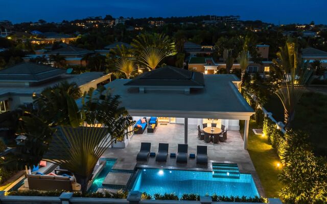 Luxury Pool Villa 608