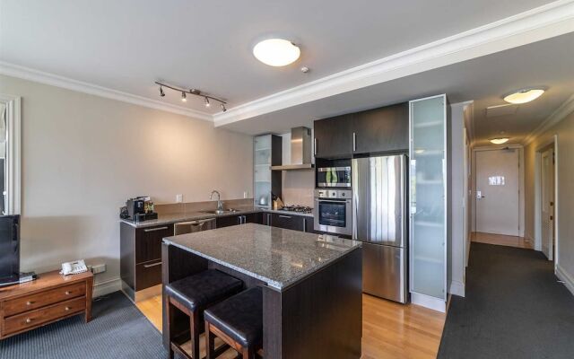 The Beacon - 2 Bedroom Luxe Apartment