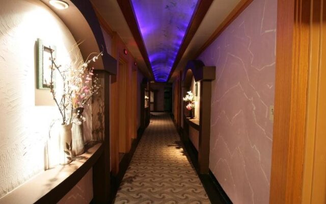 Valentine Hotel
